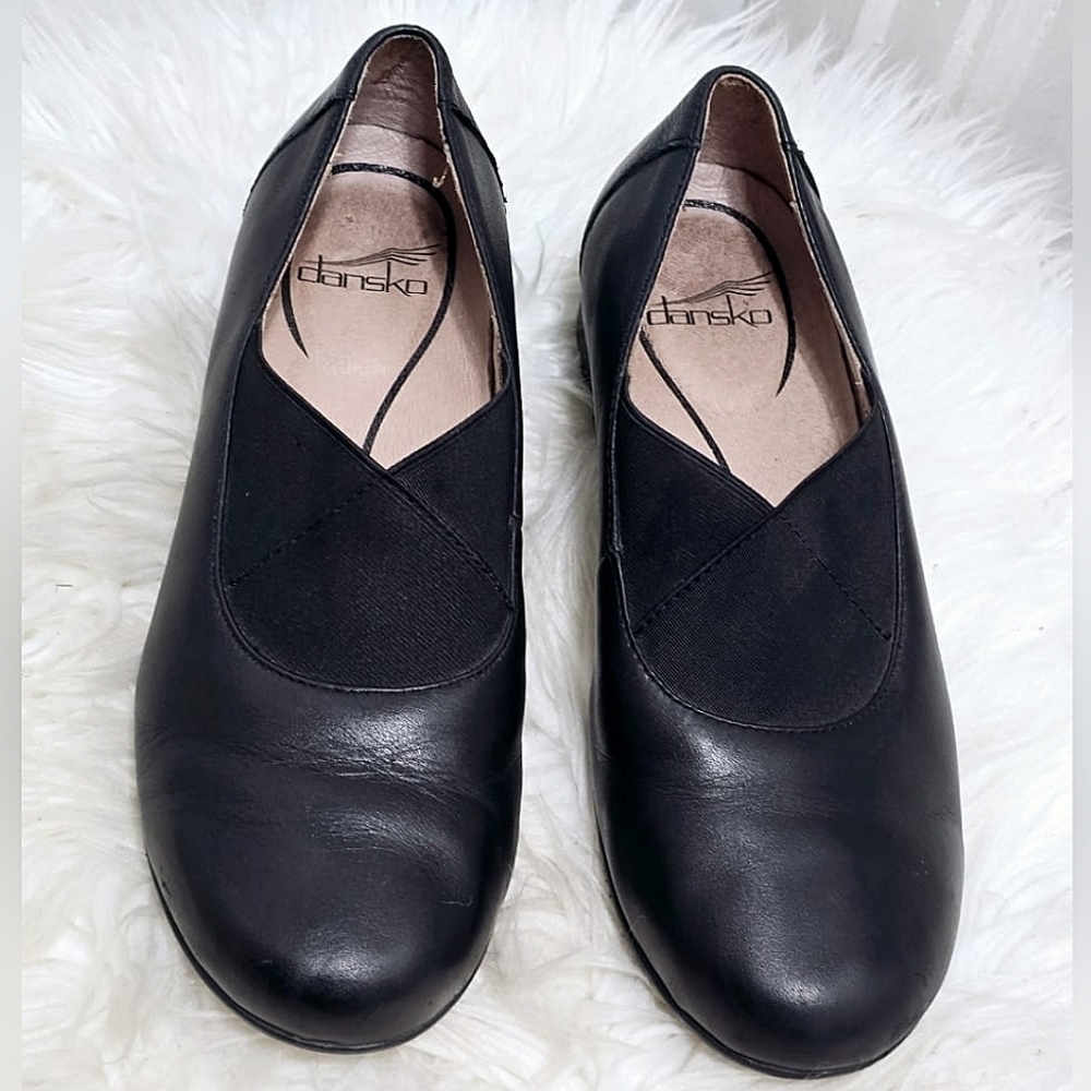 Dansko Ann Black Round Toe Slip On Loafers Size 37 Or 7.5🌴